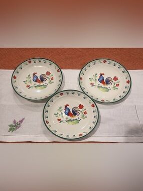 International Tableworks  Provence set of 3 farmhouse rooster bowls